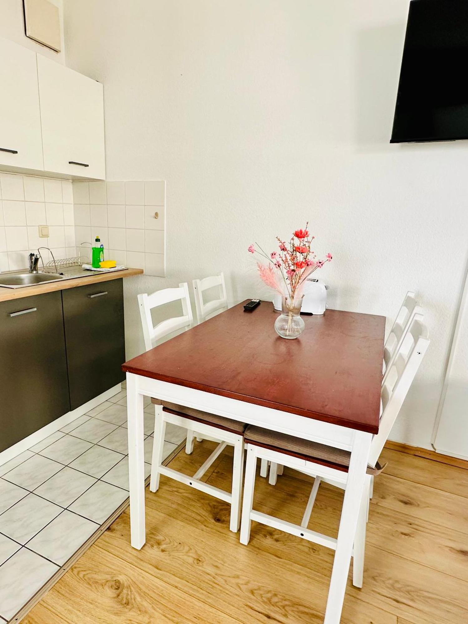 Studio Apartment In Stoetteritz With Balcony - Great Public Transport Links To The City Leipzig Extérieur photo